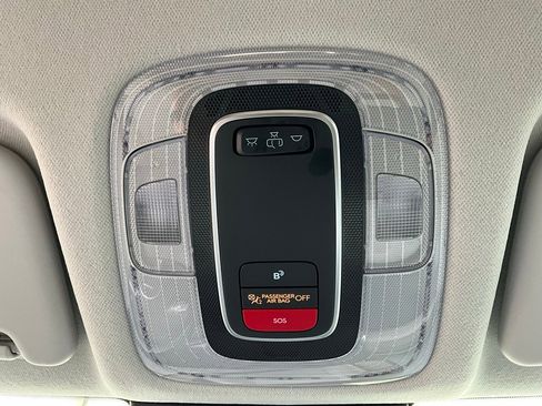 Used 2025 Hyundai Kona SEL image 17