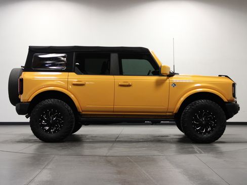 Used 2022 Ford Bronco Outer Banks image 3