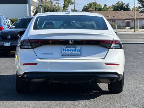 Used 2023 Honda Accord EX image 10