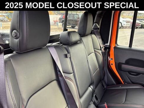 New 2025 Jeep Gladiator Rubicon image 21