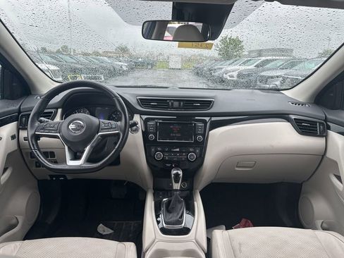 Used 2021 Nissan Rogue Sport SV w/ Technology Package AWD/4WD image 19