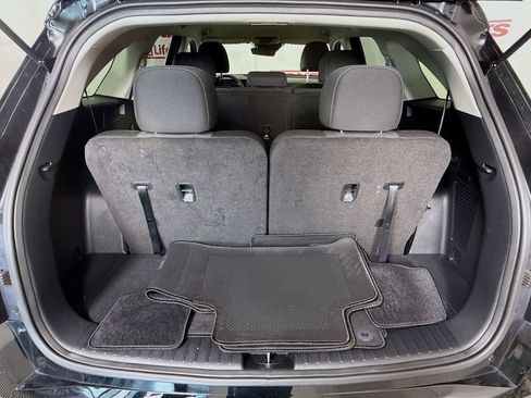 Certified 2025 Kia Sorento LX FWD image 28