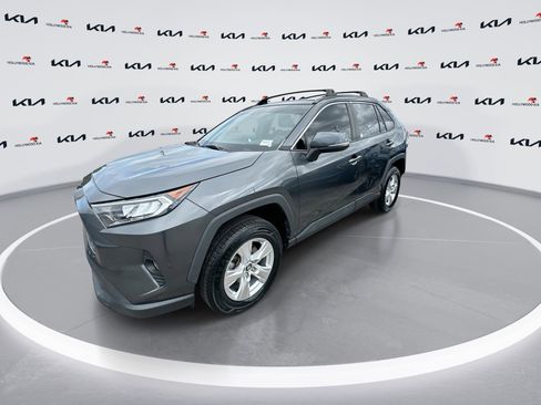 Used 2021 Toyota RAV4 XLE image 4