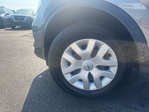 Used 2020 Nissan Rogue Sport S image 29