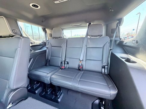 Used 2024 GMC Yukon SLT image 26