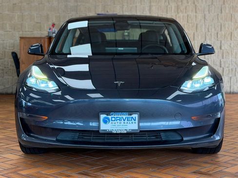 Used 2022 Tesla Model 3 RWD image 3