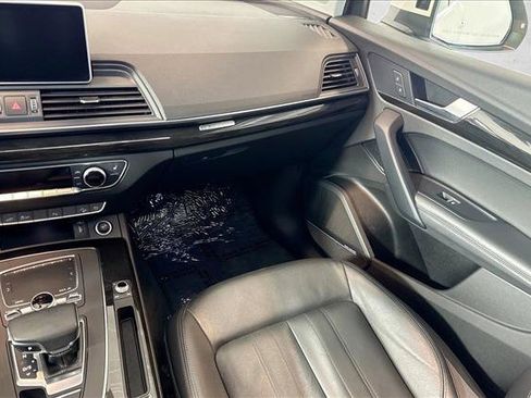 Used 2020 Audi Q5 e Premium Plus w/ Premium Plus Package AWD/4WD image 22