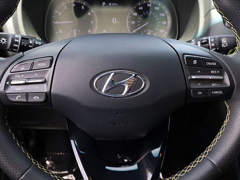 Used 2020 Hyundai Kona Limited FWD image 20