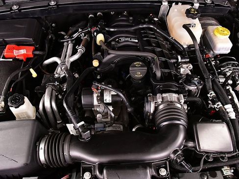 Used 2023 Jeep Wrangler Sahara image 30