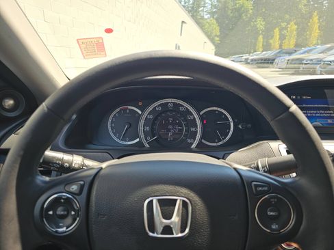 Used 2014 Honda Accord Touring image 28