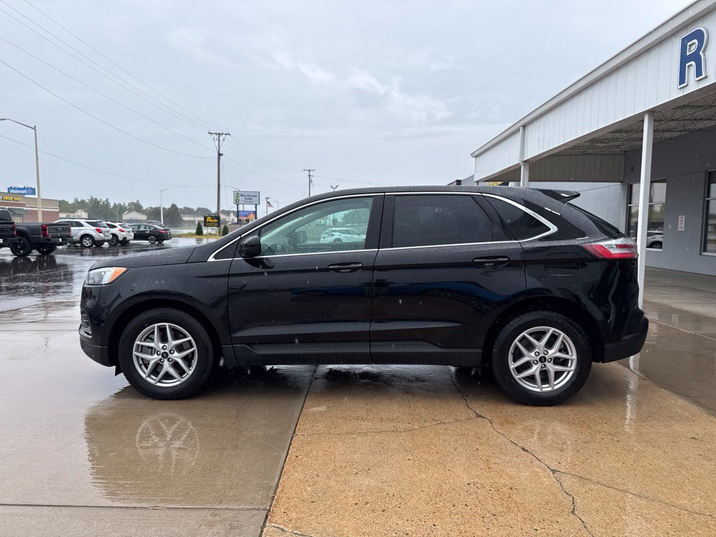 Used 2024 Ford Edge SEL w/ Convenience Package AWD/4WD image 4