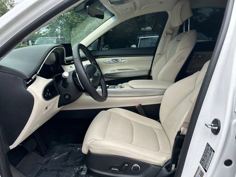 Used 2023 Genesis GV70 2.5T w/ Select Package AWD/4WD image 19