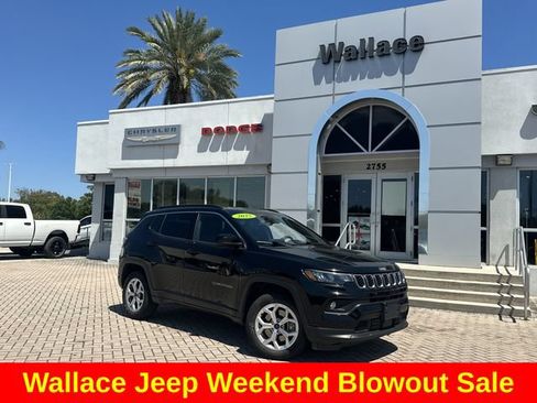 Certified 2025 Jeep Compass Latitude AWD/4WD image 1
