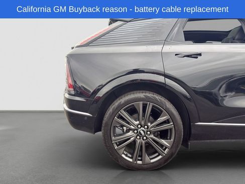Used 2025 Cadillac Optiq Sport 2 AWD/4WD image 30