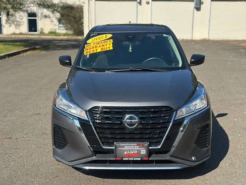 Used 2021 Nissan Kicks S image 10
