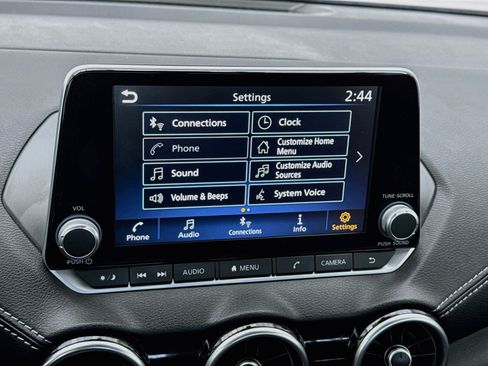 Used 2025 Nissan Sentra SV FWD image 9