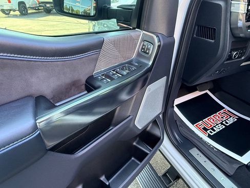 Used 2025 Ford F250 Platinum AWD/4WD image 19