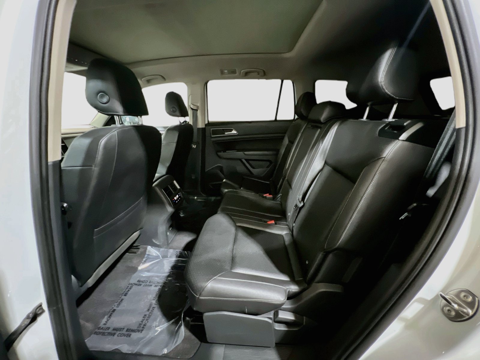 Used 2018 Volkswagen Atlas SEL FWD image 17