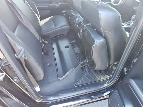 Used 2018 Toyota Tacoma TRD Sport AWD/4WD image 24