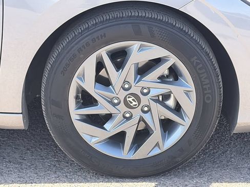 Certified 2024 Hyundai Elantra SEL FWD image 9