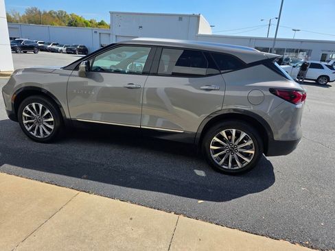 Used 2022 Chevrolet Blazer Premier w/ Enhanced Convenience Package image 11