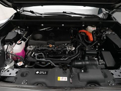 Used 2025 Toyota RAV4 SE AWD/4WD image 3