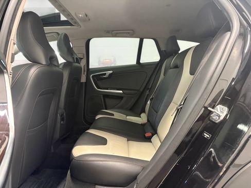 Used 2016 Volvo V60 T5 Cross Country w/ Convenience Package AWD/4WD image 12