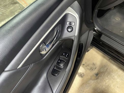Used 2015 Nissan Altima 2.5 SV FWD image 22