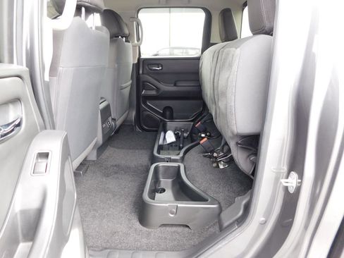 Used 2023 Nissan Frontier SV w/ SV Convenience Package image 28