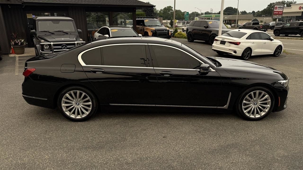 Used 2022 BMW 740i xDrive w/ Premium Package AWD/4WD image 17