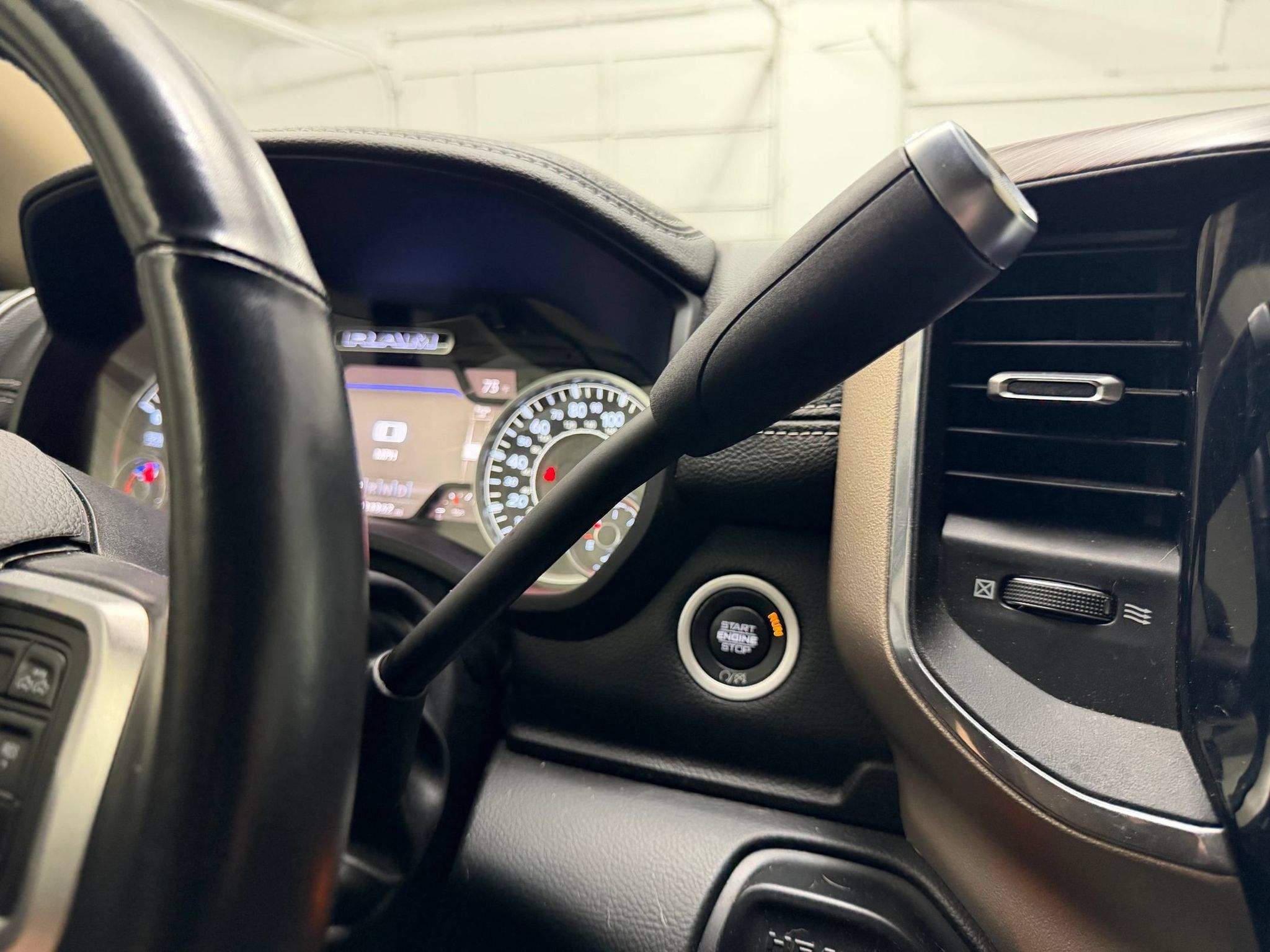 Used 2020 RAM 2500 Laramie AWD/4WD image 31