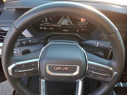 Used 2025 GMC Acadia Elevation image 23