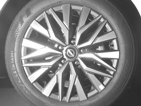Used 2025 Nissan Altima 2.5 SV FWD image 13