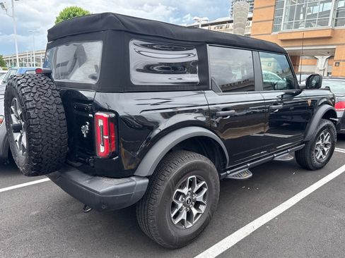 Used 2023 Ford Bronco Badlands AWD/4WD image 3