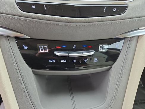 Used 2022 Cadillac XT5 Premium Luxury FWD image 27