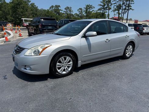 Used 2011 Nissan Altima 2.5 SL w/ 2.5SL Pkg FWD image 6