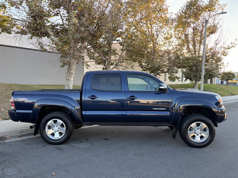Used 2013 Toyota Tacoma PreRunner w/ TRD Sport Pkg RWD image 2