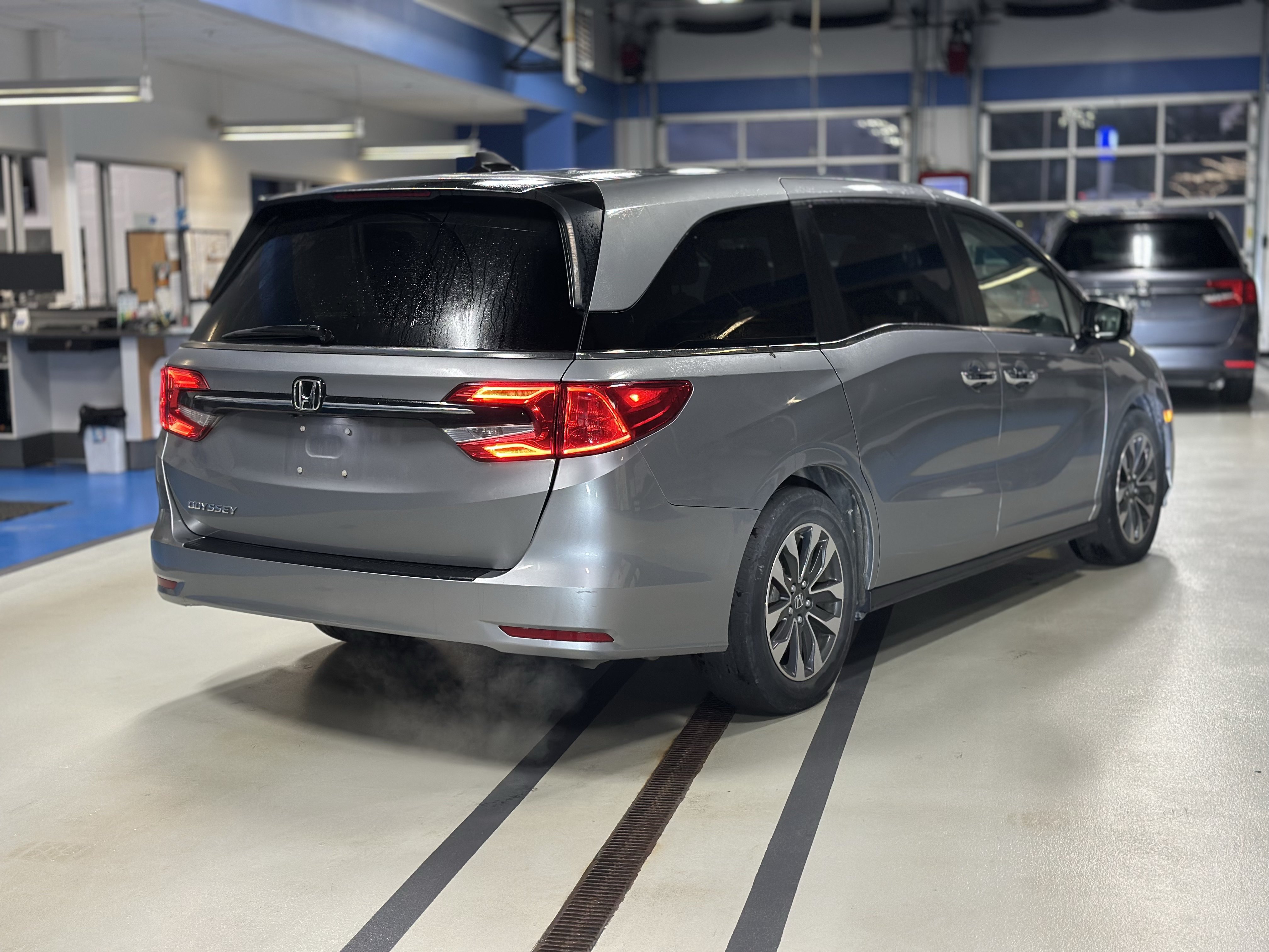 Used 2024 Honda Odyssey EX-L image 5