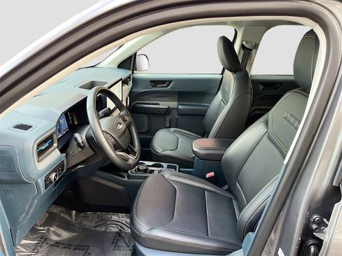 Used 2025 Ford Maverick Lobo image 22