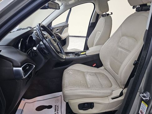 Used 2018 Jaguar F-PACE Prestige AWD/4WD image 19