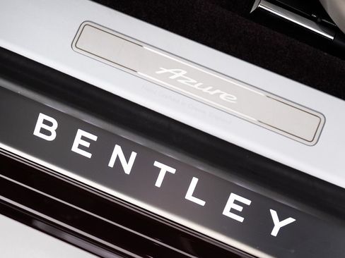 Used 2026 Bentley Flying Spur Plug-In Hybrid AWD/4WD image 13