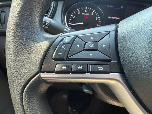 Used 2020 Nissan Rogue S FWD image 18