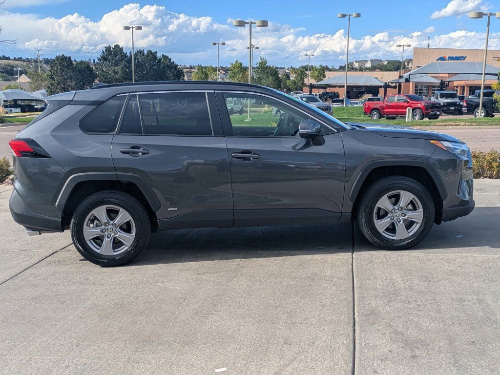 Used 2025 Toyota RAV4 XLE AWD/4WD image 8