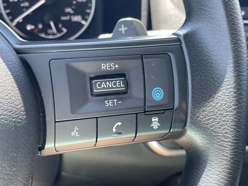 Used 2024 Nissan Rogue SV FWD image 21