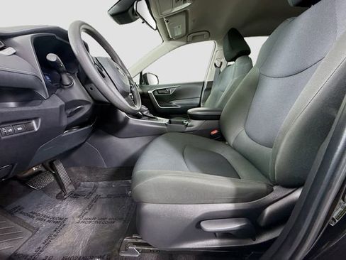 Certified 2025 Toyota RAV4 LE image 19