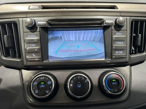 Used 2015 Toyota RAV4 LE w/ Four Season Floor Mat Package AWD/4WD image 10