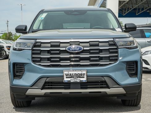New 2026 Ford Explorer Active image 2