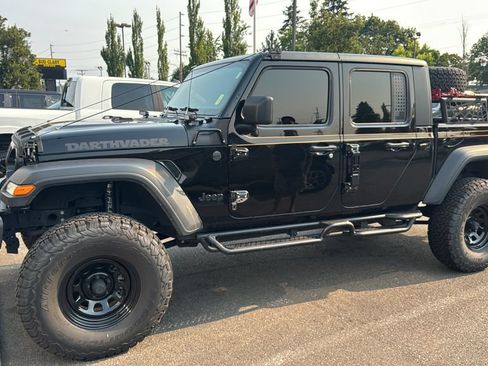 Used 2023 Jeep Gladiator Sport w/ Trailer Tow Package AWD/4WD image 9