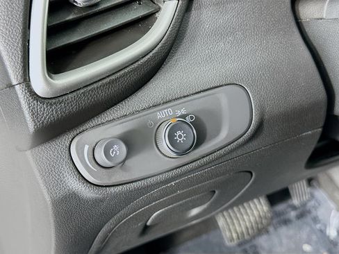 Used 2018 Chevrolet Trax LT w/ LT Convenience Package image 33