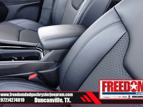 New 2026 Jeep Compass Latitude image 36